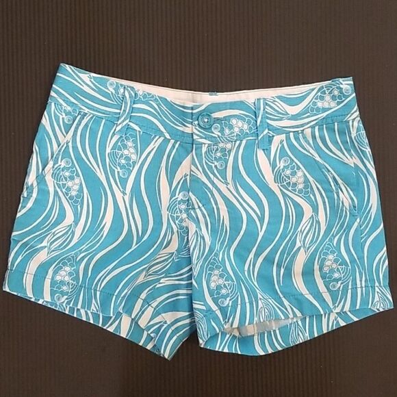 Lilly Pulitzer Callahan shorts  - Picture 2 of 6
